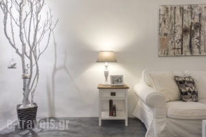 Morfes Luxury Residence_lowest prices_in_Room_Cyclades Islands_Sandorini_Sandorini Chora