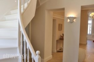 Vaporetto_travel_packages_in_Cyclades Islands_Syros_Posidonia